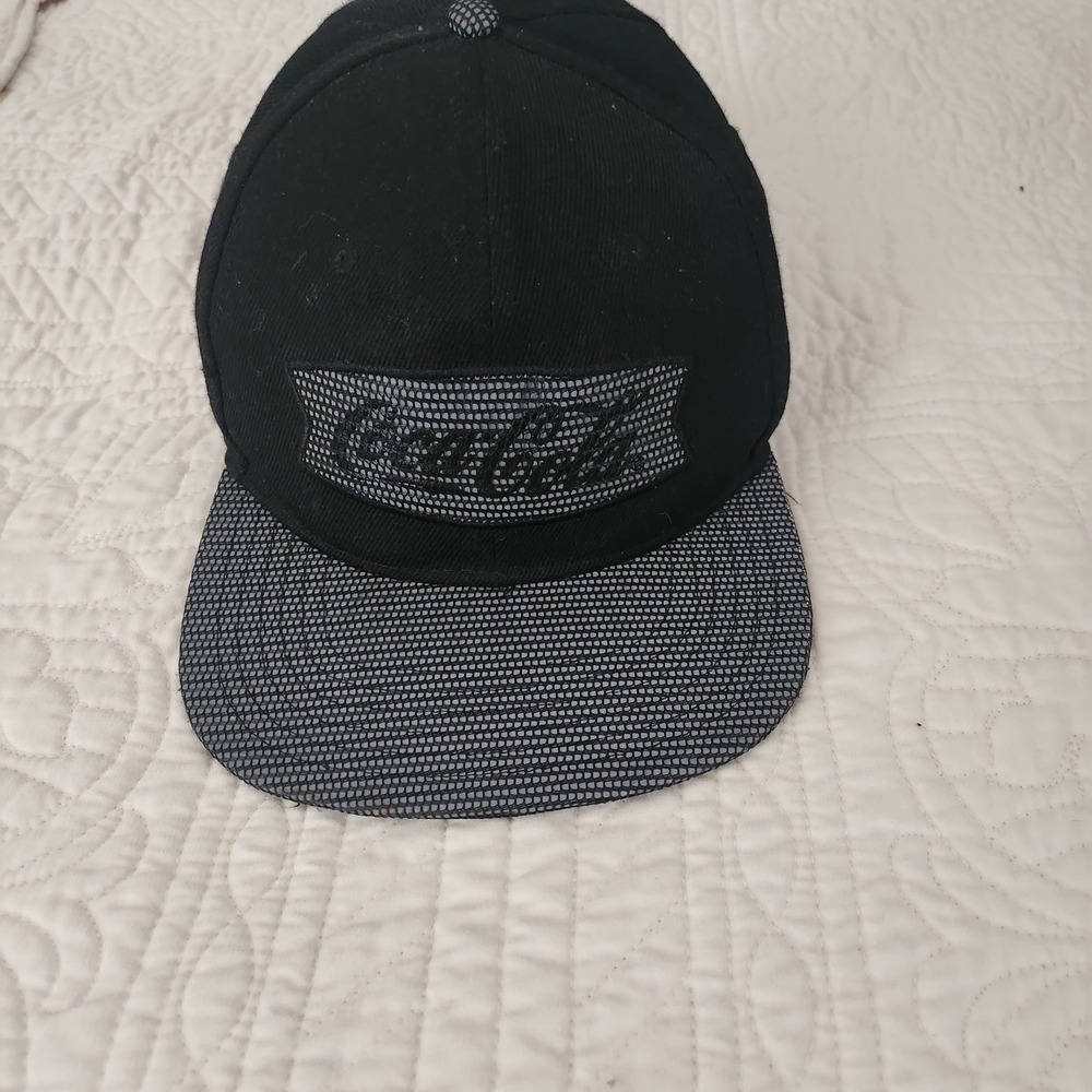 Coca-Cola Snapback Hat Black Grey Mesh Flat Brim Adjustable Baseball Cap Logo